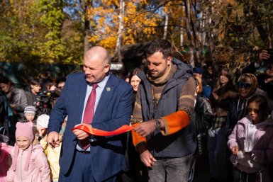 ​Новая "Этнодеревня" стала главным подарком хабаровскому зоосаду "Приамурский" на день рождения